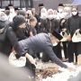 Peziarah Makam Eril Membludak, Kepolisian Minta Warga Tidak Swafoto dan Batasi Waktu