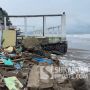 Penginapan di Pantai Citepus Porak-poranda Diterjang Banjir Rob Setinggi 3 Meter