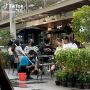 Viral Perempuan di Mal Minta Petugas Kebersihan Membersihkan Sepatunya