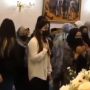Merayakan Keberagaman! Video Viral Umat Katolik Ikut Berdoa di Hadapan Jenazah Eril