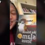 Wanita Ini Kaget Temukan Buku 'Aku Masuk Islam Karena Yesus' di Perpustakaan Gereja, Warganet: Otw Mualaf