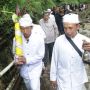 Mendak Tirta dan Pradaksina: Makna Mendalam Ritual Umat Hindu di Prambanan Jelang Nyepi