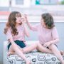 8 Arti Mimpi Kakak Meninggal, Merasa Bersalah atau Rindu Masa Kecil?