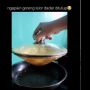 Cara Masak Wanita Ini Berakhir Zonk, Telur Ikut Keangkat di Tutup Wajan