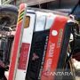Mobil Terguling hingga Tabrak Rumah Warga, Petugas Damkar Tewas saat Tuju Lokasi Kebakaran