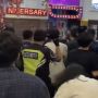 Heboh, Satpam Ini Asik Joget saat Dengar Lagu JKT 48, Netizen: Janganlah Pekerjaan Mengganggu Ngidolmu