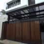 Rumah Nikita Mirzani Digeledah Polisi, Sebuah iPad Diambil dari Kamar