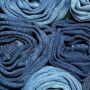 Selalu Jadi Item Fashion Populer, Denim Kini Mulai Digemari Industri Busana Muslim Lokal