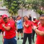 Gibran Pakai Baju Manchester City dan Celana Pendek Saat Senam di Sekolah PDIP