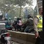 Puluhan Pemotor Masuk Jalur Busway Saat Ada Razia Polisi, Warganet Langsung Teriak: Tilang Tilang Tilang, Lumayan!