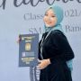 10 Potret Putri Ridwan Kamil Lulus SMA, Diajak Keliling Naik Vespa
