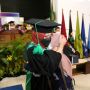 Putrinya Meninggal Usai Sidang Tesis, Sambil Menitikan Air Mata Ibu Ini Wakili Ikut Wisuda di UIN Sunan Kalijaga