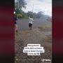 Tegang, Warga Teriak Histeris, Ini Detik-detik Jembatan Pantai Amurang Minahasa Selatan Amblas Terkena Abrasi