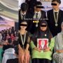 Menyayat Hati, Seorang Ibu Datang Gantikan Anak Wisuda karena Meninggal, Semua Siswa Tahan Tangis