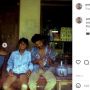 Viral Foto Jadul Tahun 1995, Outfit yang Dipakai Dua Remaja Ini Bikin Warganet Salfok