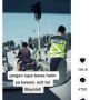 Tidak Pakai Helm, Pengendara Ini Dipotret Langsung oleh Polisi
