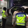 Detik-detik Menegangkan Satlantas Polres Jakpus Dapati Ibu-ibu Hendak Melahirkan Di Bawah Pohon
