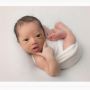 Gilang Dirga Akhirnya Tunjukkan Wajah Ganteng Anaknya, Pose Foto Baby Gin Gemas Banget