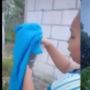 Kisah Ibu-ibu Rela Kerek Modem Ke Atas Pohon Demi Sekolah Anak