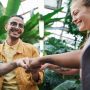 4 Tips Tingkatkan Percaya Diri dalam Pergaulan, Latih Berpikiran Positif!