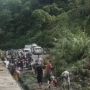 Jalan Batas Padang-Solok Diterjang Longsor, Lalu Lintas Macet Total