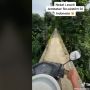Video Viral Pria Nekat Lewati Jembatan Bak Siratal Mustakim, Publik Merinding: Gue Lebih Milih Jalan Tengkurep