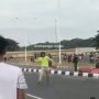 Viral Pemuda Bawa Celurit Jumbo Pukul Mundur Musuh Tawuran, Warganet: Yailah Lo di Kantor Polisi Juga Mewek