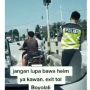 Santuy Tak Pakai Helm, Pemotor Ini Tidak Sadar Kena Jepret Kamera Polisi dari Belakang