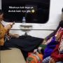 Angkat Kaki di Kursi Penumpang Kereta Api, Wanita Ini Dihujat Warganet: Manusia yang Tidak Memiliki Adab