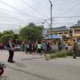 Orangtua Murid Blokir Jalan di Depan SMA Negeri 2 Manokwari karena Anaknya Tidak Lolos PPDB