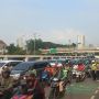 Mahasiswa Geruduk Gedung DPR Tuntut Buka RUU KUHP, Lalu Lintas Jalan Gatot Subroto Arah ke Slipi Tersendat