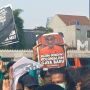 Geruduk DPR RI Tuntut Draf RKHUP Dibuka, Massa Mahasiswa Bawa Poster Bergambar Mirip Jokowi-Puan