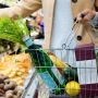 Aksi Emak-Emak Beli Tomat di Supermaket Bikin Emosi, Semua Kemasan Dibongkar