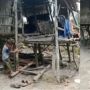 Aksi Bocil Iseng Tendang Pondasi Kayu, Endingnya Gubuk Begini: Broken Home