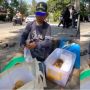 Bocah Putus Sekolah Demi Bantu Mama Jualan, Kisahnya Disorot: Semoga Besarnya Sukses