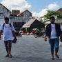 Perjuangan Korban Erupsi Gunung Semeru Jalan dari Lumajang Menuju ke Istana Negara, Modal Peci hingga Kaki Kram