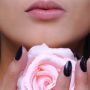 3 Manfaat Lip Blushing, Solusi Mengatasi Bibir Gelap