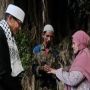Janji Penjaga Makam Loang Baloq Beli Cincin Emas Untuk Istri Ditepati Sandiaga Uno