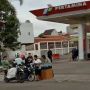 Heboh Penjual Bensin Eceran Jualan di Depan SPBU Pertamina, Warganet: Rezeki Sudah Ada yang Ngatur