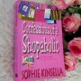 Confession of Shopaholic, Tentang Wanita yang Gila Belanja