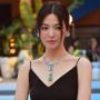 Gaya Song Hye Kyo Pakai Aksesoris Seharga Mobil, Ternyata dari Chaumet Paris