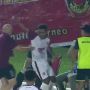 Momen Pemain PSM Makassar Tendang Bola ke Ballboy di Piala Presiden 2022