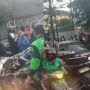 Lawan Arah, Polisi Gadungan Bersenpi Tabrak Belasan Kendaraan, Mobilnya Habis Diamuk Massa