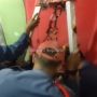 Viral, Detik-detik Petugas Damkar Selamatkan Bocah Tercebur ke Sumur Saat Ambil Wudhu, Publik: Anak Sholehah