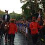 Kenakan Kostum Pangeran Keprajuritan Saat Kirab Budaya dan SBC, Gibran dan Menteri Bahlil Sapa Pengunjung