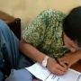 Siswa Makan Bareng di Depan Guru Bikin Tepok Jidat, Nitizen: Sekolah Idaman