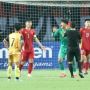 Bek Vietnam U-19 Protes Keputusan Kontroversial Wasit di Piala AFF U-19 2022