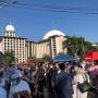 Momen Ceria Warga Usai Salat Ied Di Masjid Istiqlal: Lokasi Instagramable, Jemaah Silih Berganti Foto-foto