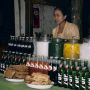 Nostalgia Foto Jadul Warung Tahun 1971, Ukuran Tempe Goreng di Meja Bikin Warganet Heran
