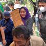 Keluarga Tegaskan Rini S Bon Bon Sehat Sebelum Meninggal